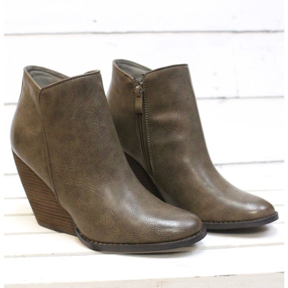 Taupe Ankle Bootie with Leather Stacked Heel - Picture 4 of 6